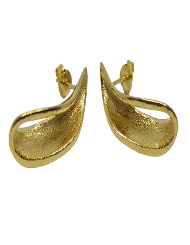 ARETES FLAMA CHICO DORADO.
